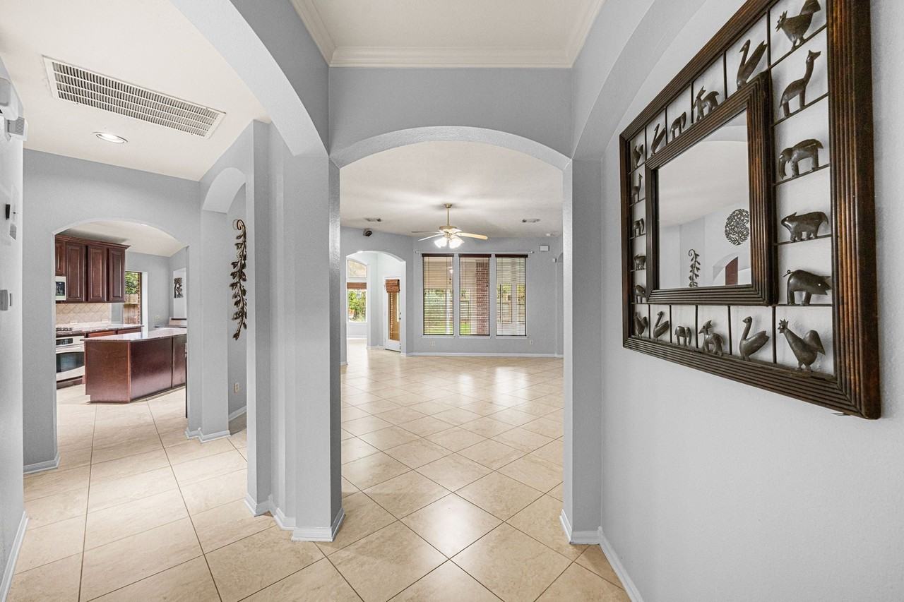 802 Floriencia St - Photo 5 of 36