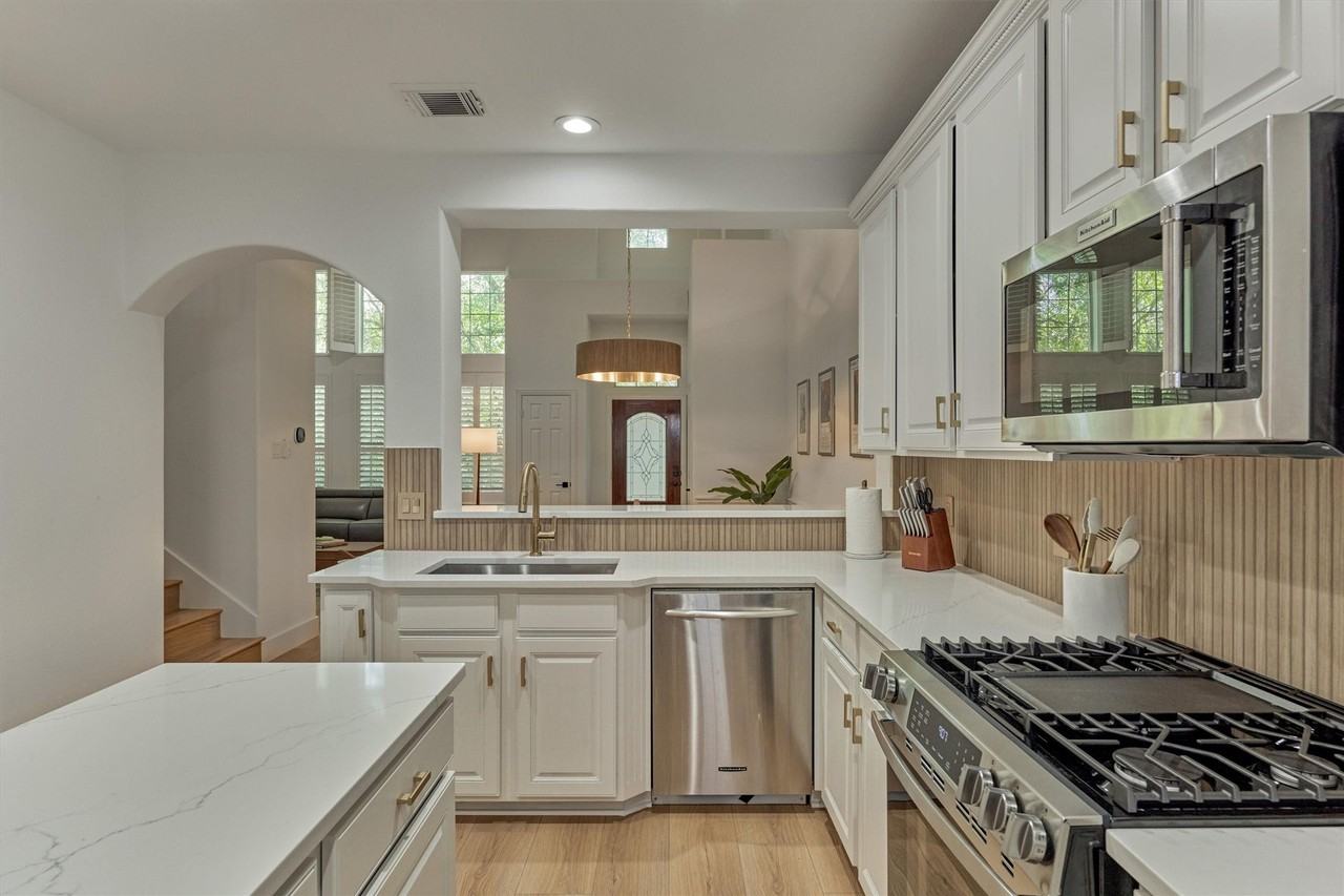 27 Medley Ln - Photo 5 of 37