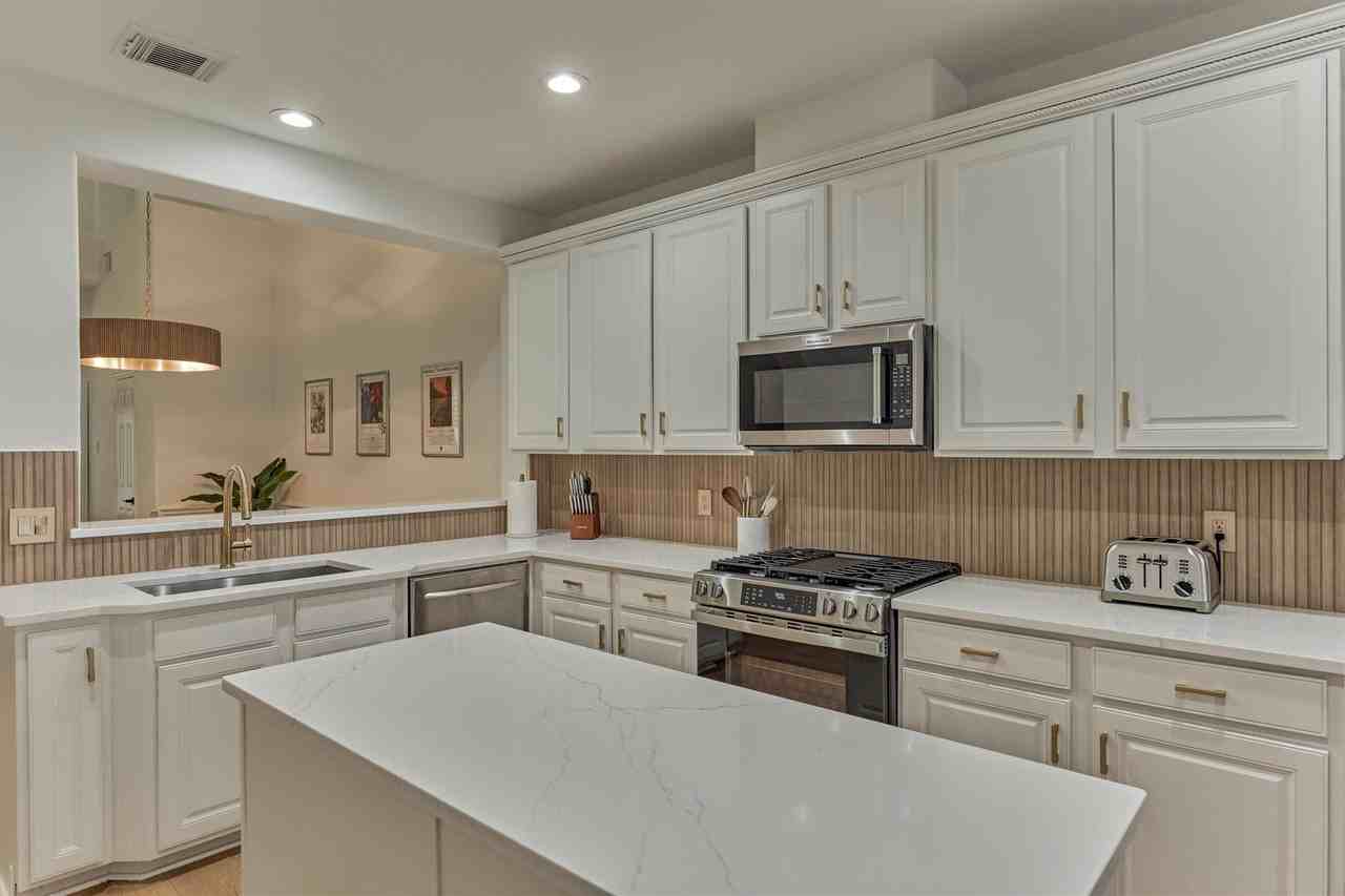 27 Medley Ln - Photo 7 of 37