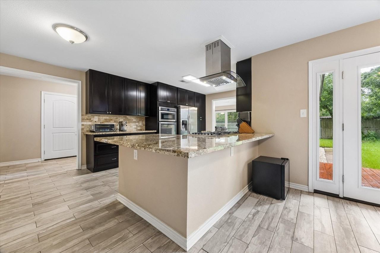 3711 Manor Ln - Photo 6 of 20