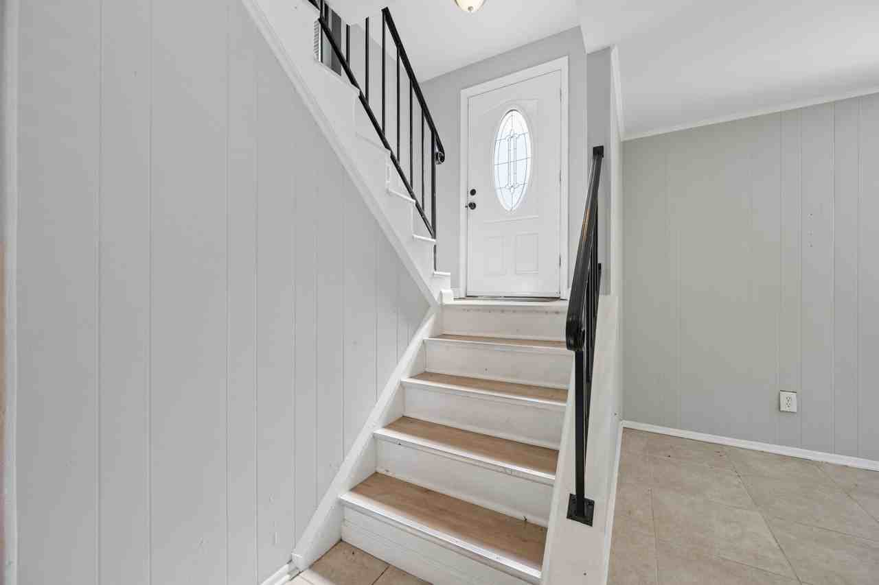 1615 Colonial Way #0 - Photo 3 of 30