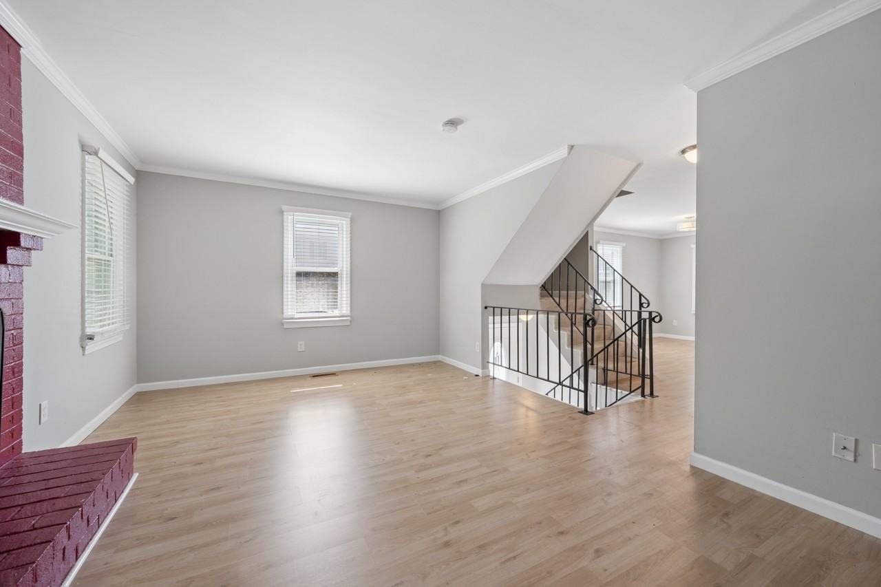 1615 Colonial Way #0 - Photo 5 of 30