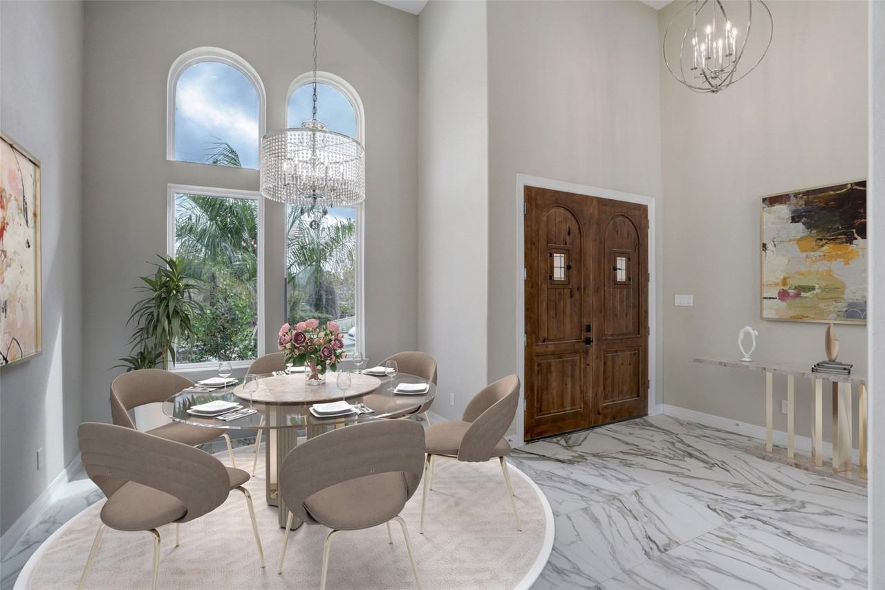 502 Amalfi Dr - Photo 5 of 36