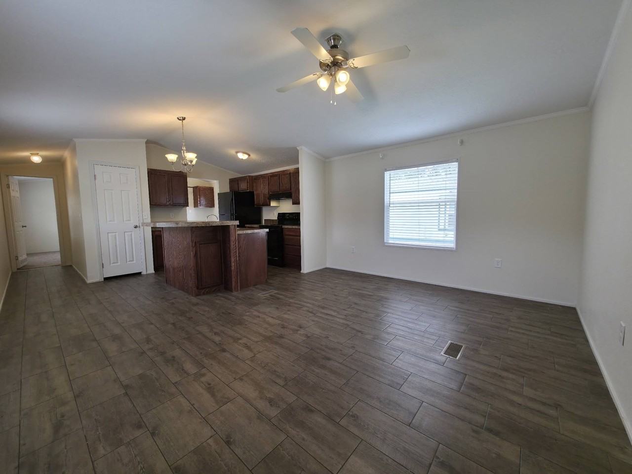 1308 W Plum St #140 - Photo 5 of 30