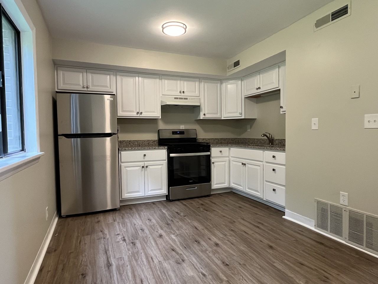 533 Saint Marys Dr #1 - Photo 3 of 34