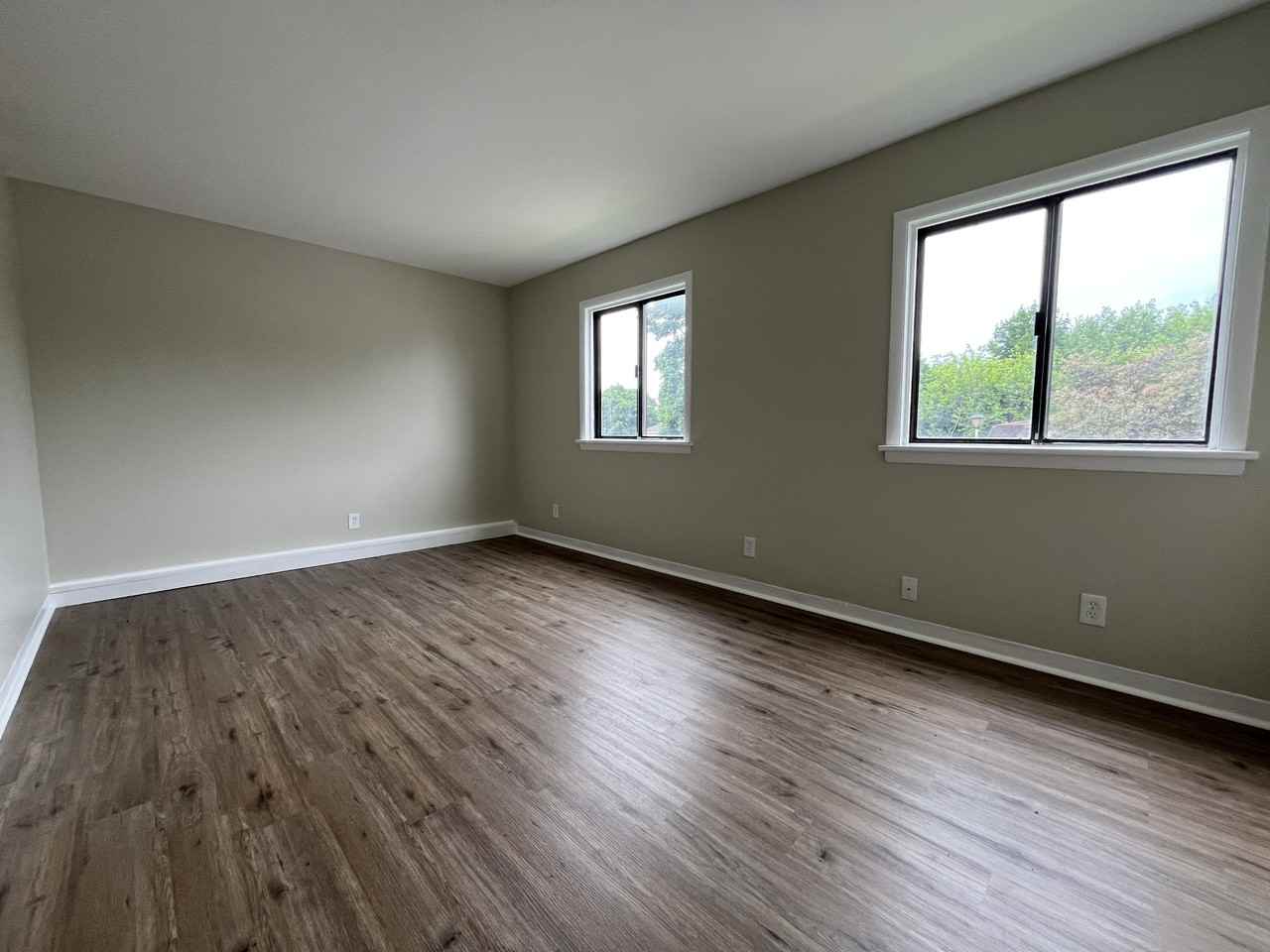 533 Saint Marys Dr #1 - Photo 4 of 34