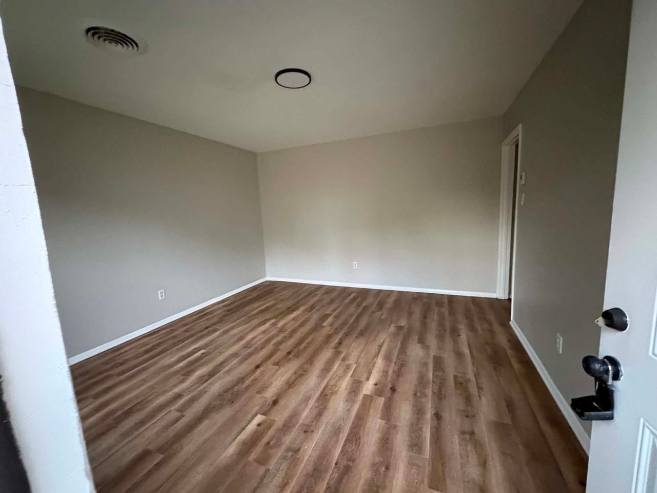 123 Tisdale St #1 - Photo 7 of 10