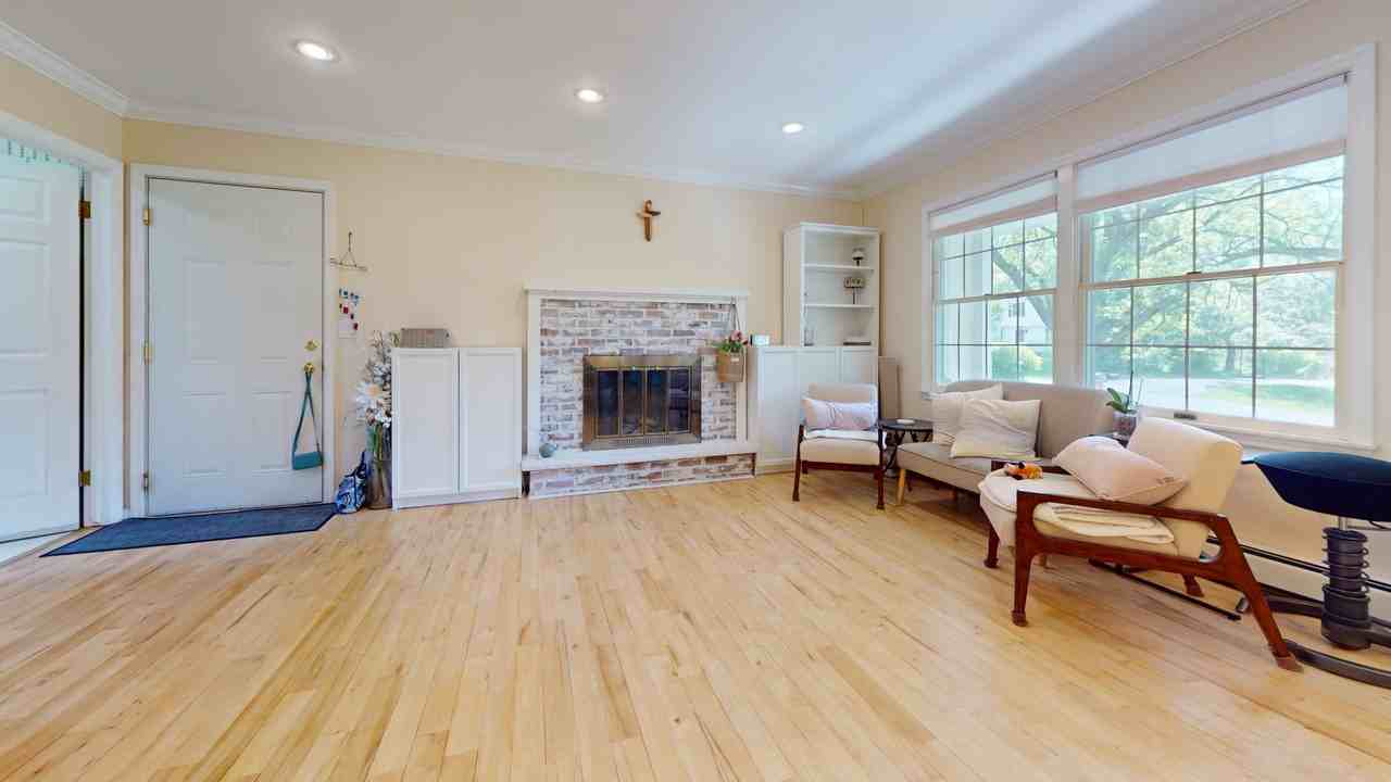 118 Simsbury Dr #1 - Photo 4 of 11