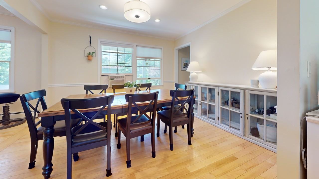 118 Simsbury Dr #1 - Photo 5 of 11