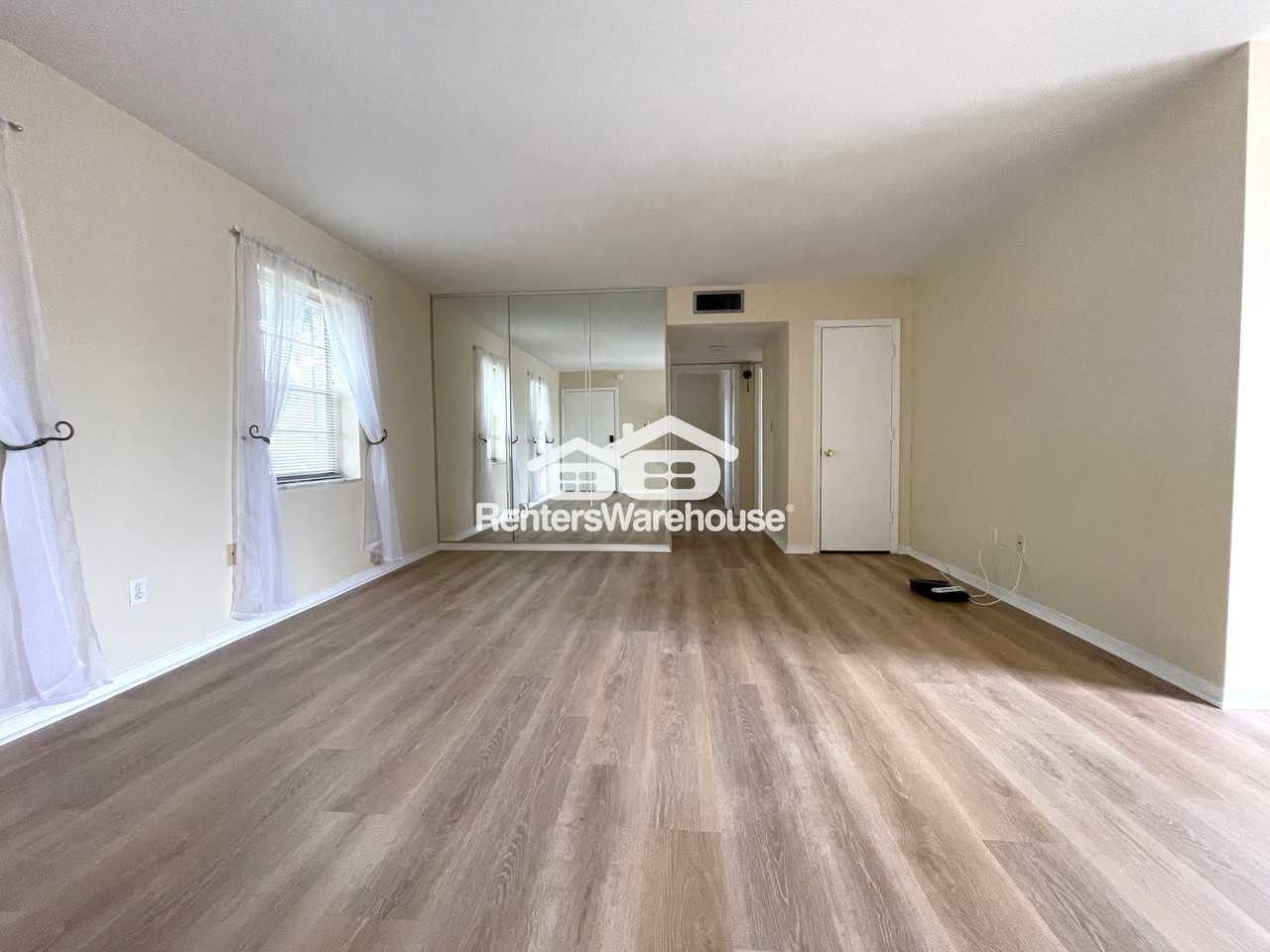 1130 Rue Des Chateaux - Photo 2 of 17