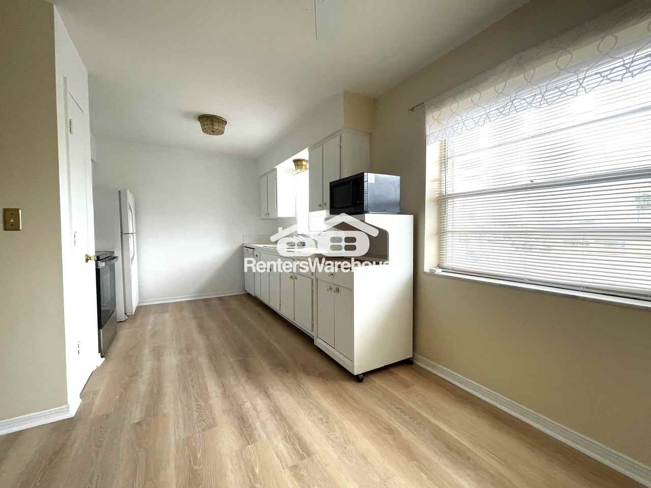 1130 Rue Des Chateaux - Photo 5 of 17