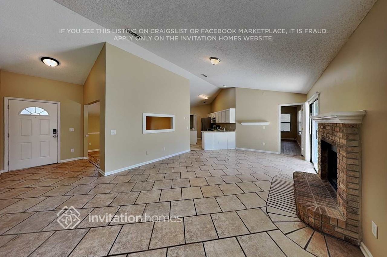 8182 Rocky Creek Dr - Photo 3 of 18