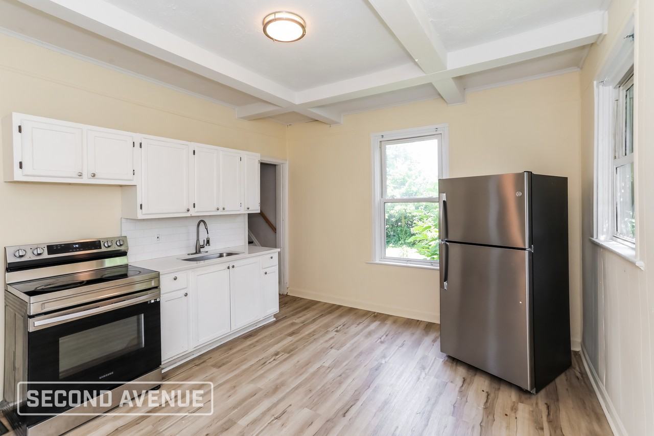 1409 Cedar Ave - Photo 5 of 16