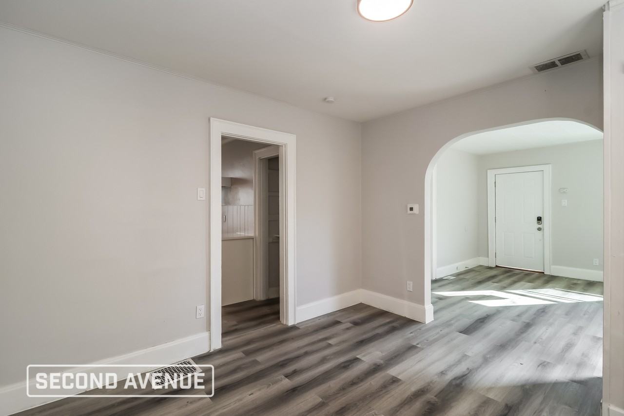 1607 Minion Ave - Photo 2 of 13