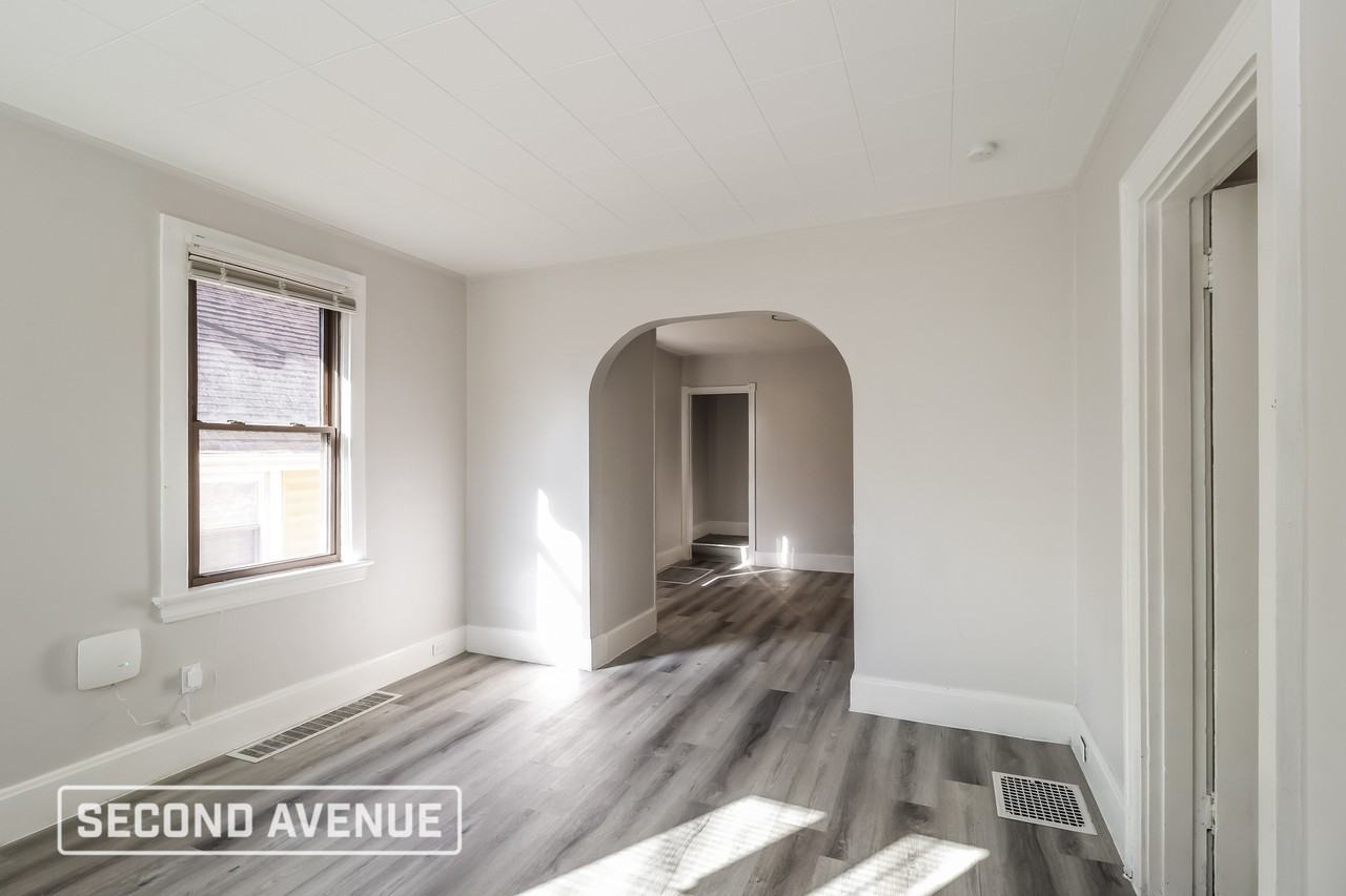 1607 Minion Ave - Photo 3 of 13
