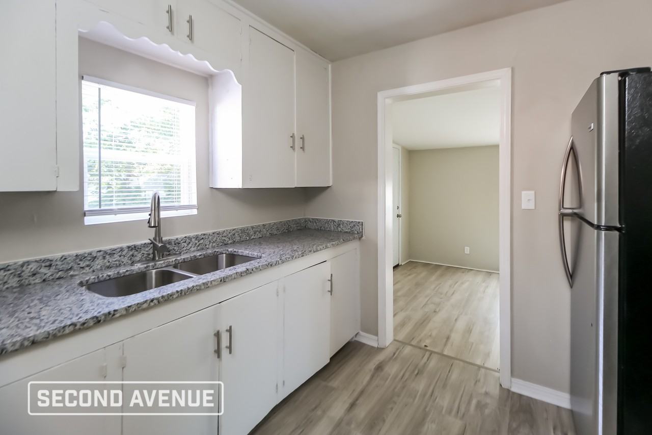 2616 Ne Success St - Photo 4 of 13