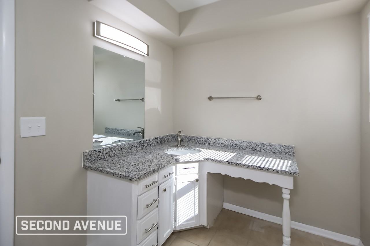 2616 Ne Success St - Photo 7 of 13