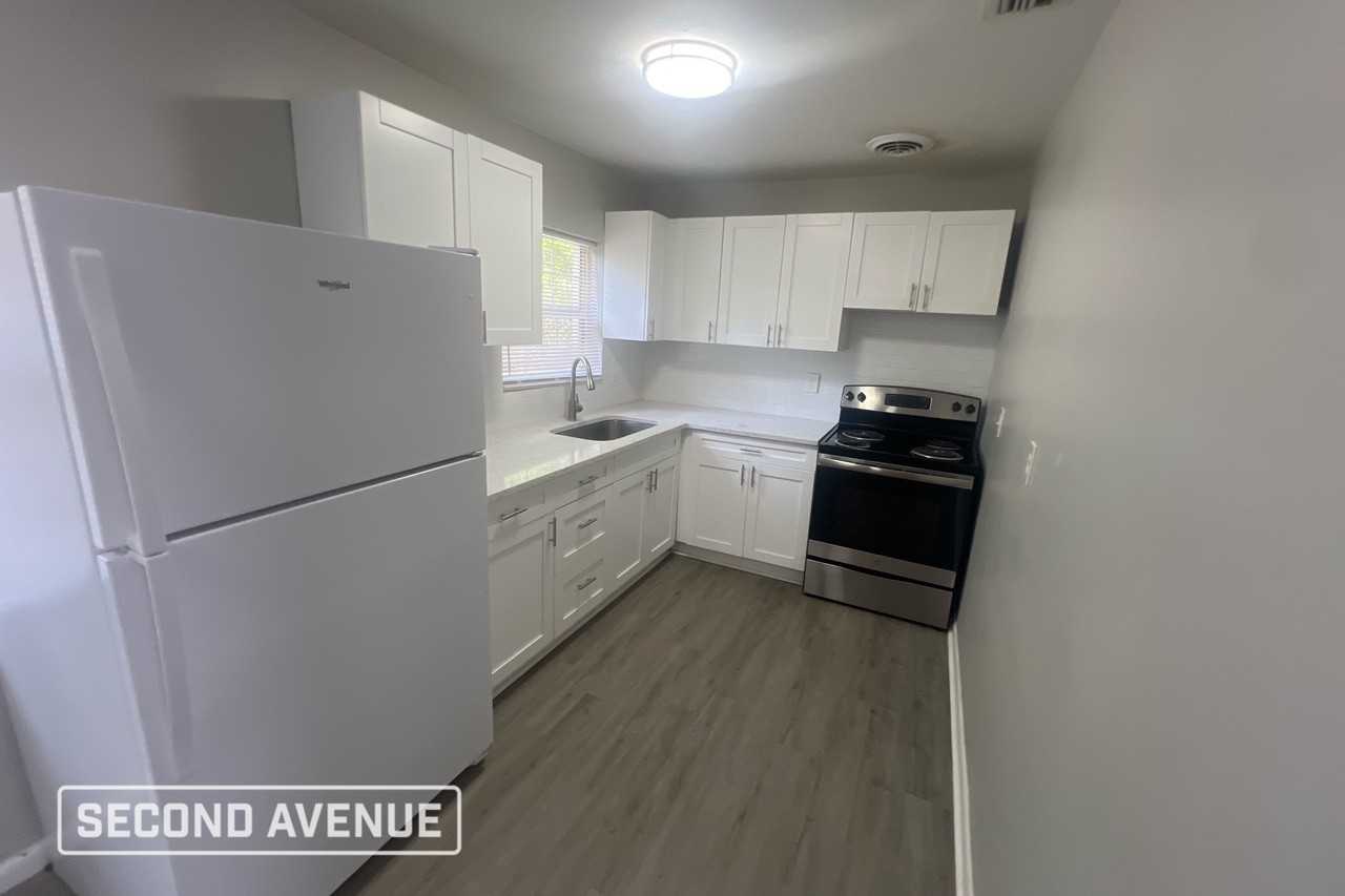 3015 Lansdell Dr - Photo 2 of 17