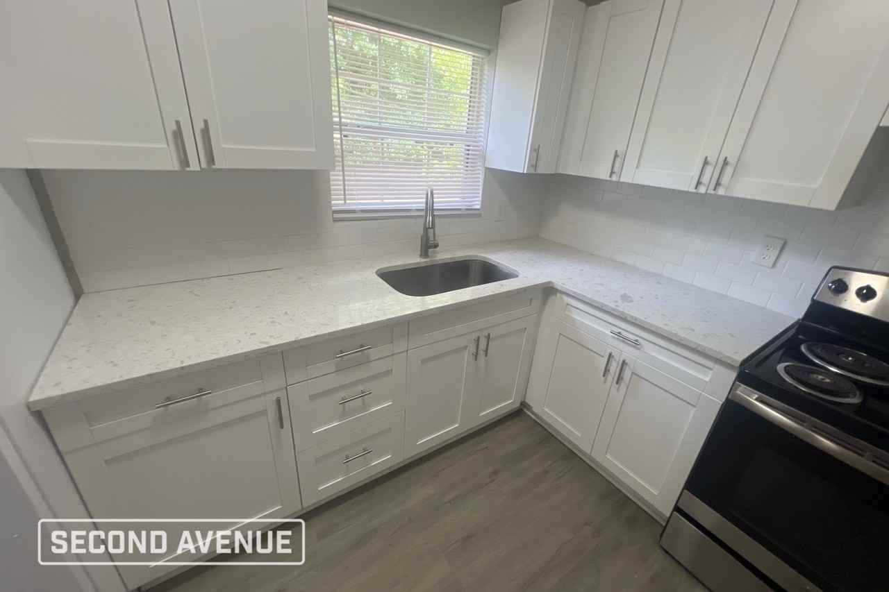 3015 Lansdell Dr - Photo 5 of 17