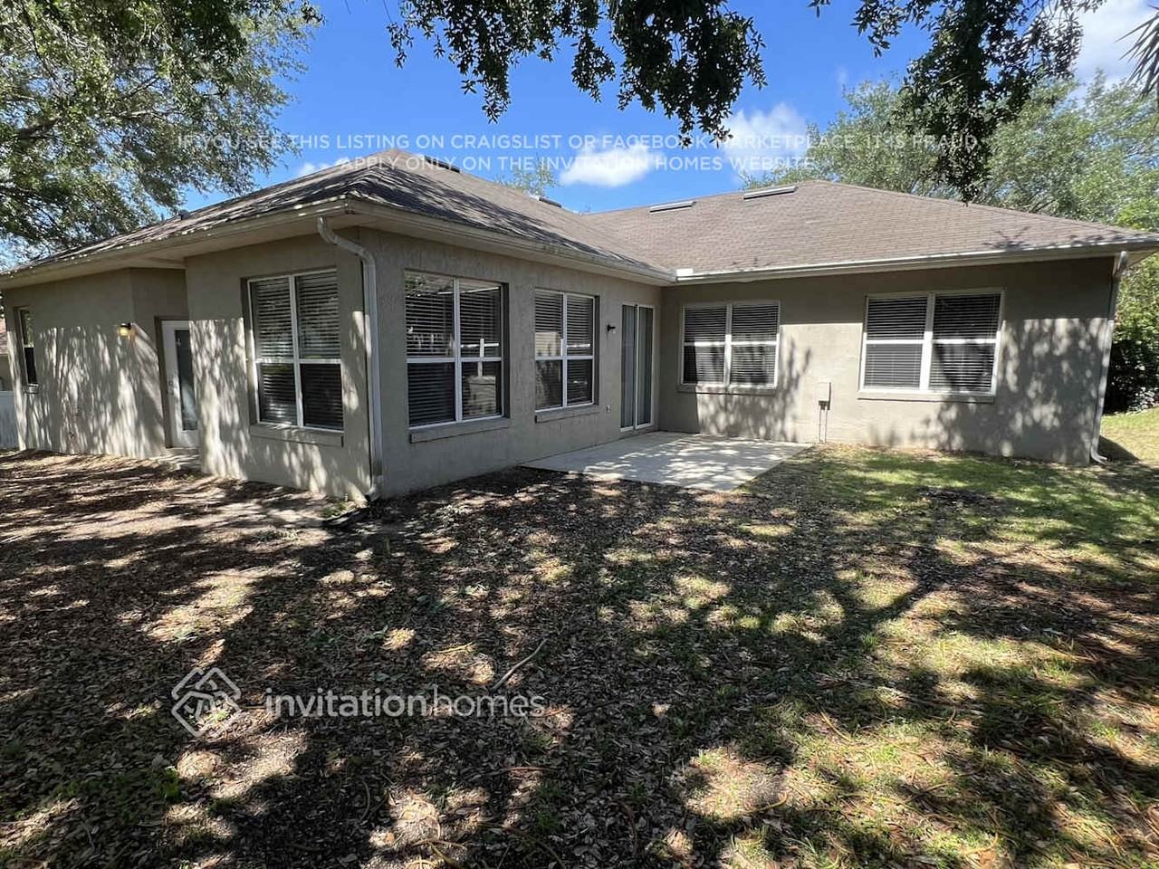 136 Lombard Cir - Photo 3 of 5