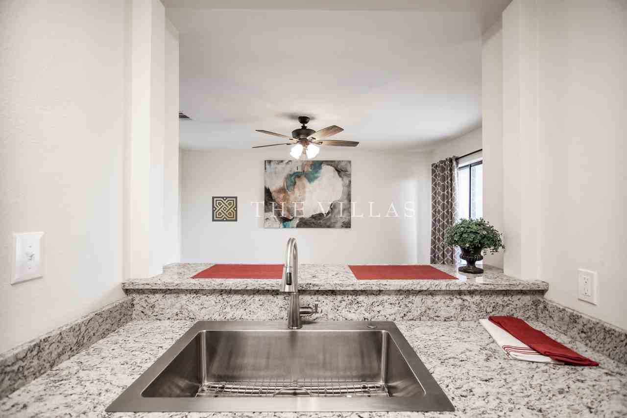 304 Costa Del Oro St - Photo 6 of 16