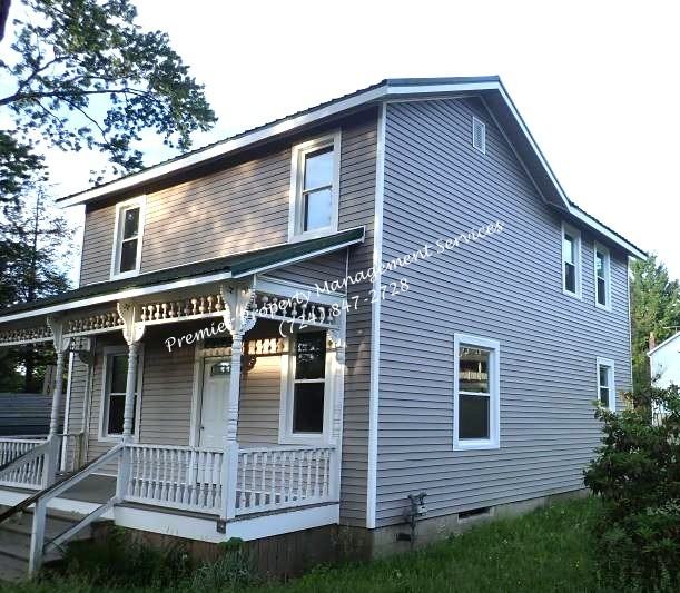 1129 Main St #1 - Photo 2 of 19
