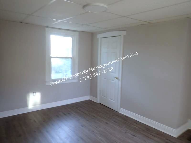 1129 Main St #1 - Photo 4 of 19