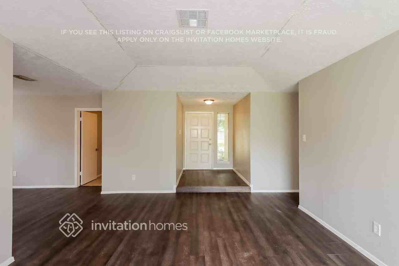 14307 Branchwater Ln - Photo 3 of 16