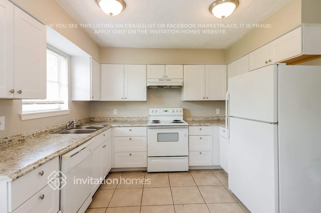 14307 Branchwater Ln - Photo 5 of 16