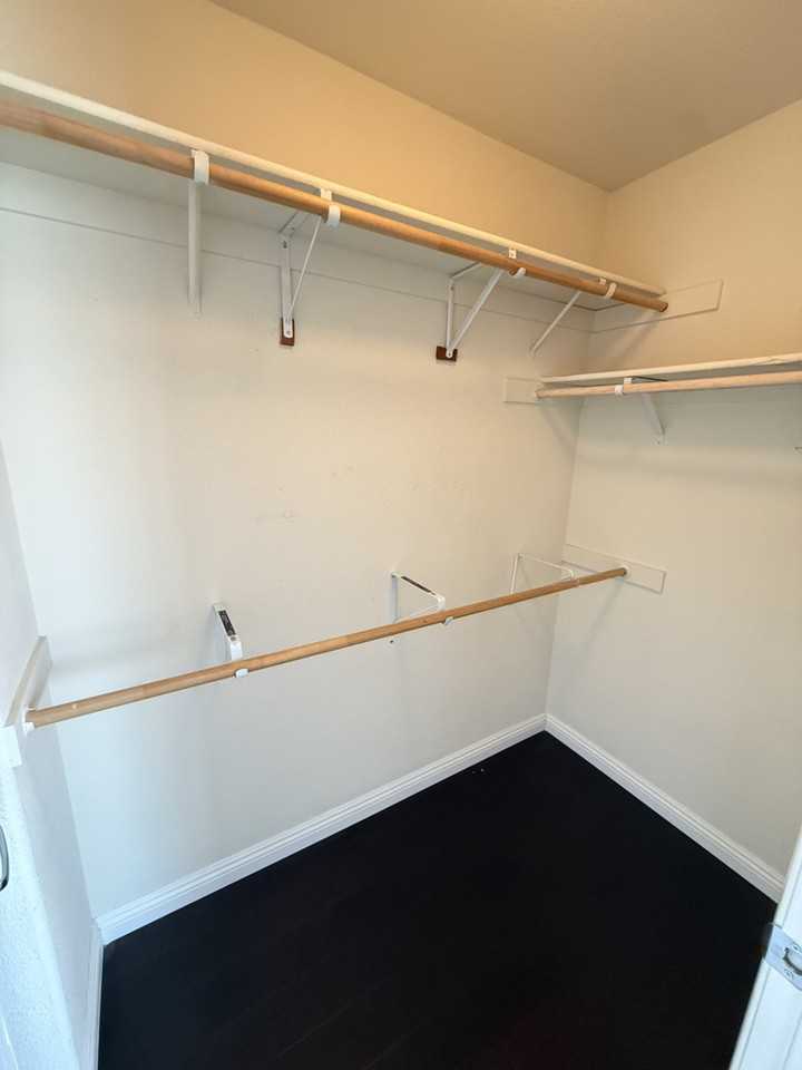 656 Grand Terrace - Photo 2 of 18