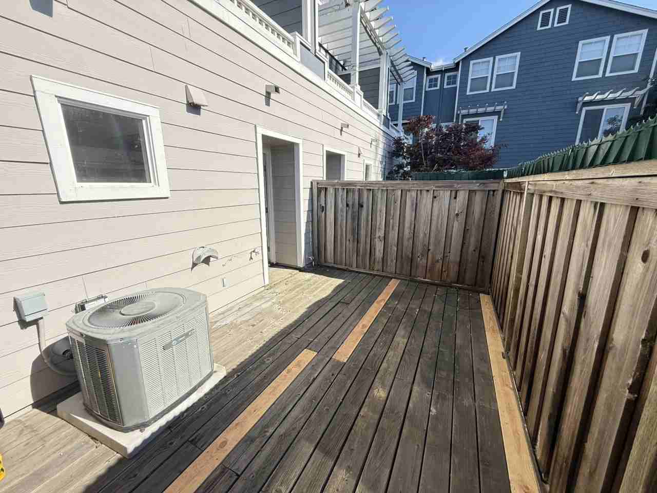 656 Grand Terrace - Photo 4 of 18
