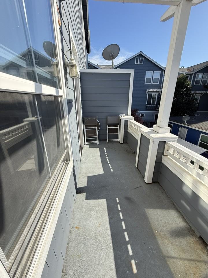 656 Grand Terrace - Photo 5 of 18