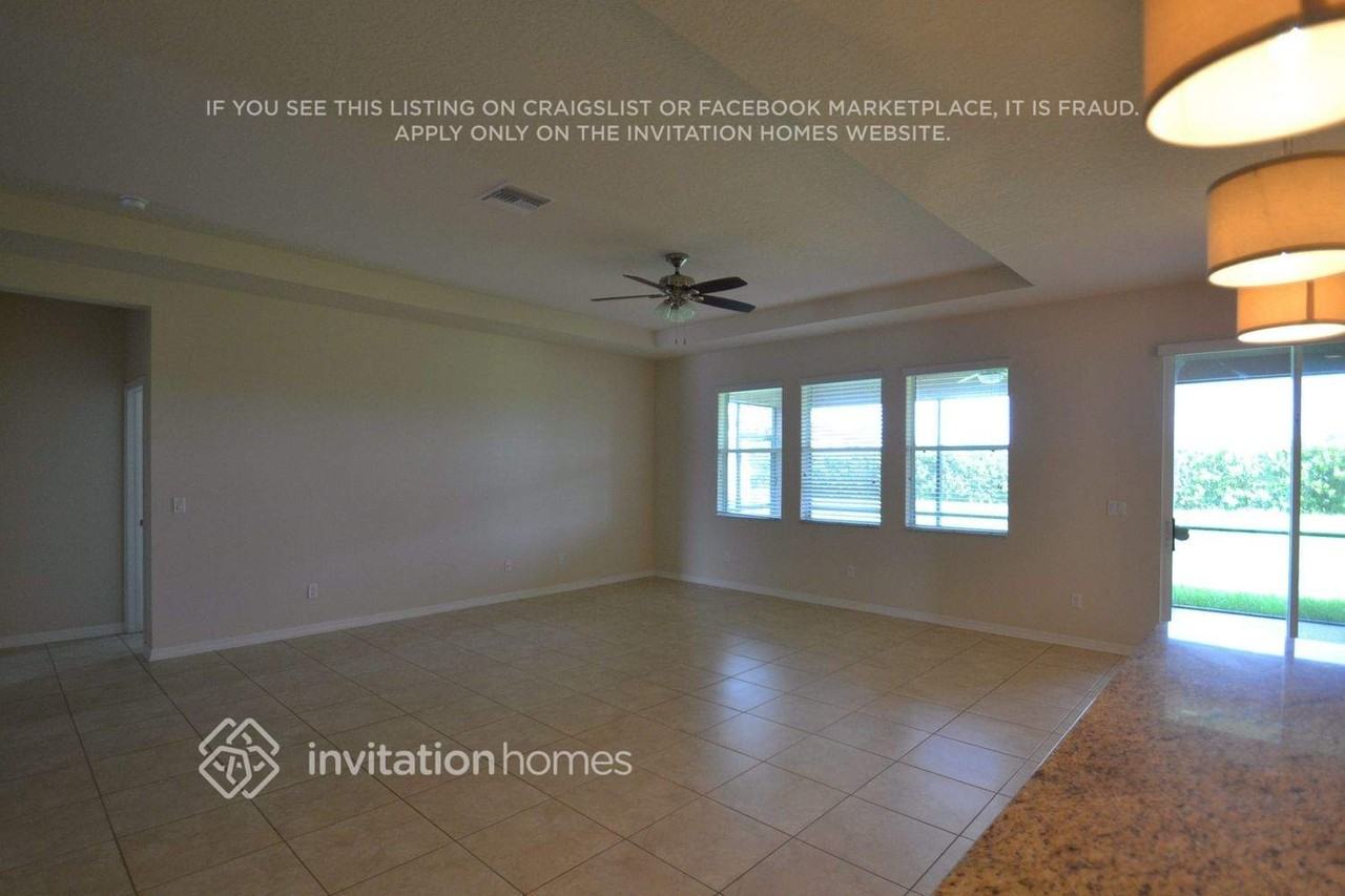 11301 Coventry Grove Cir - Photo 3 of 9
