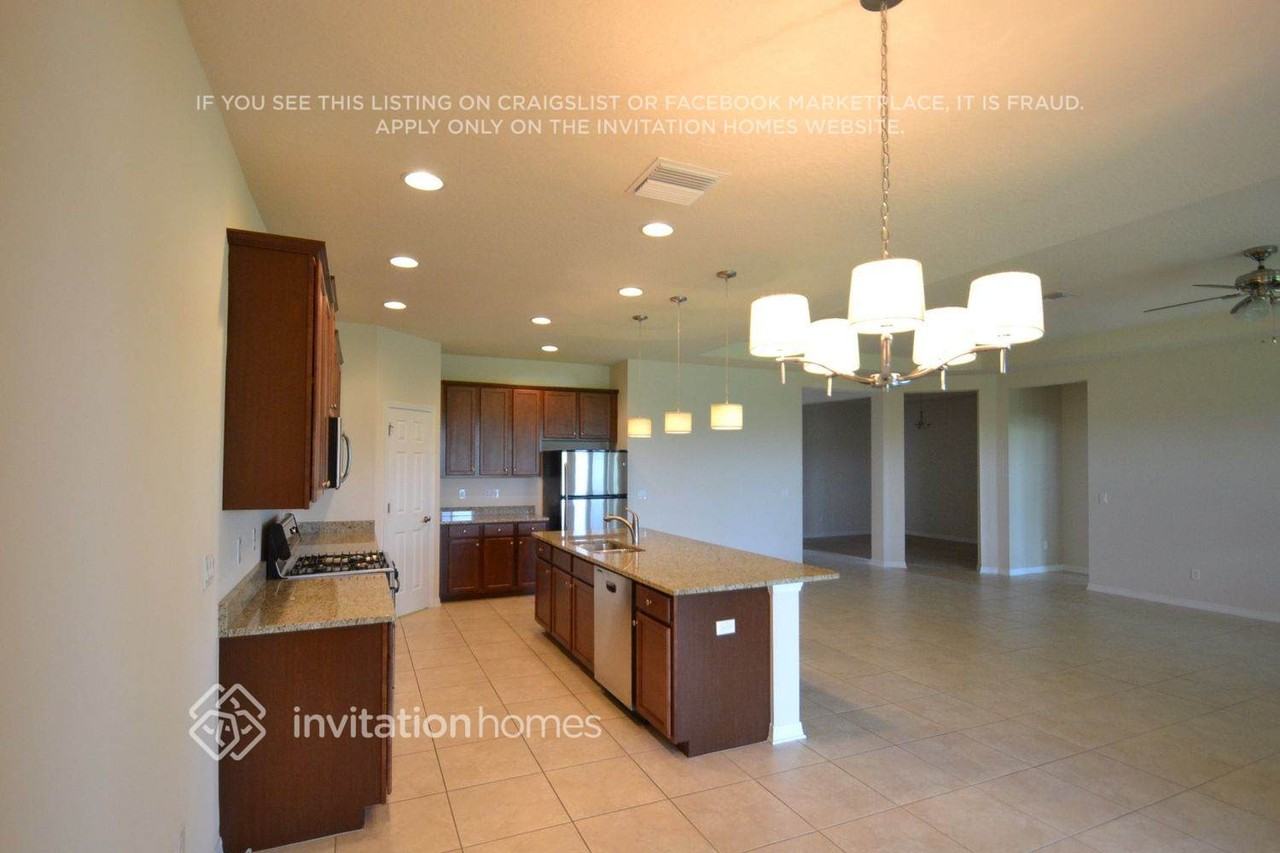 11301 Coventry Grove Cir - Photo 5 of 9