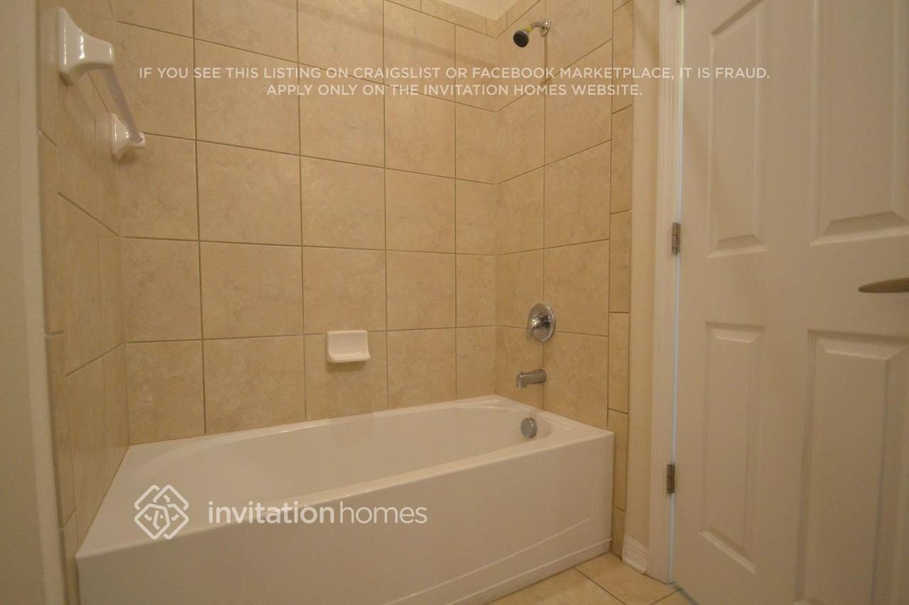 11301 Coventry Grove Cir - Photo 7 of 9