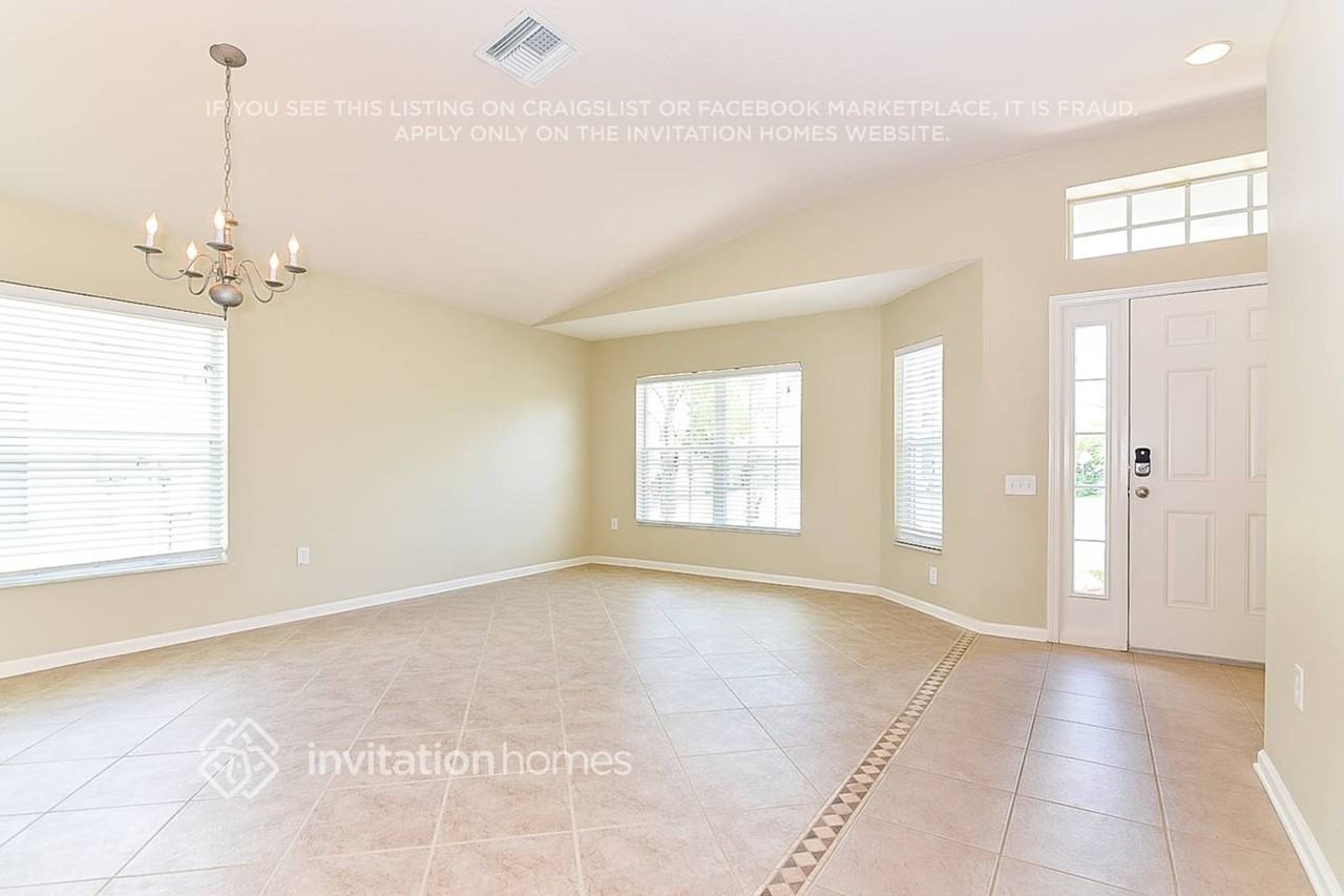 7623 Outerbridge St - Photo 3 of 21