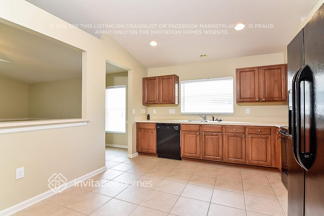 7623 Outerbridge St - Photo 7 of 21