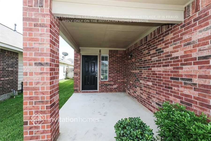 18747 Dennington Dr - Photo 2 of 16