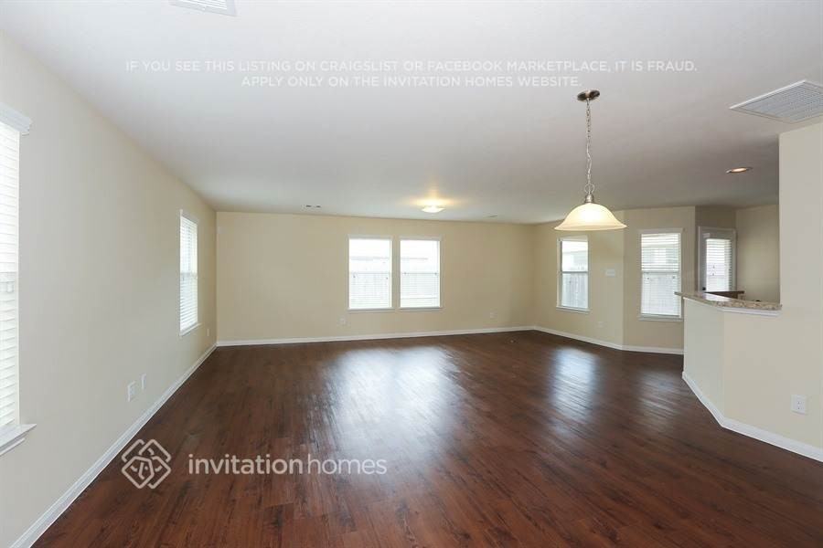 18747 Dennington Dr - Photo 3 of 16