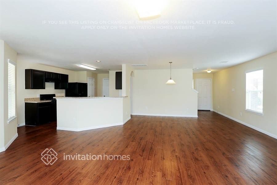 18747 Dennington Dr - Photo 4 of 16