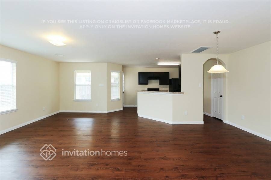 18747 Dennington Dr - Photo 5 of 16