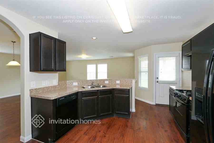 18747 Dennington Dr - Photo 7 of 16