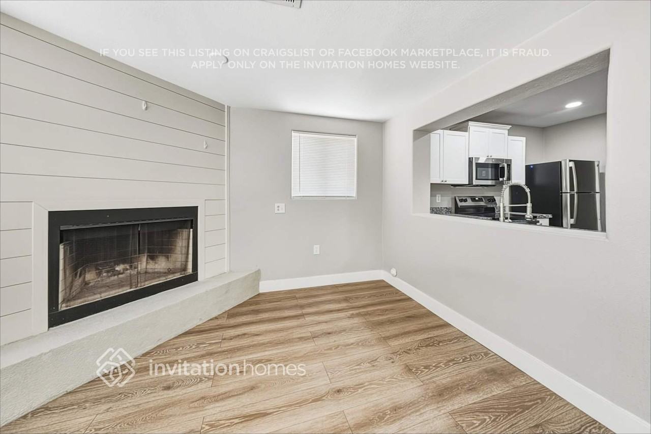 11219 N 41st Ave - Photo 3 of 18