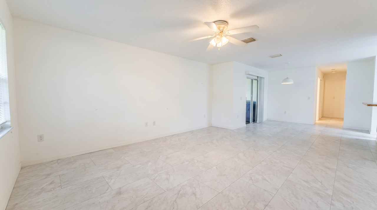 1022 Foster Rd #A - Photo 2 of 15