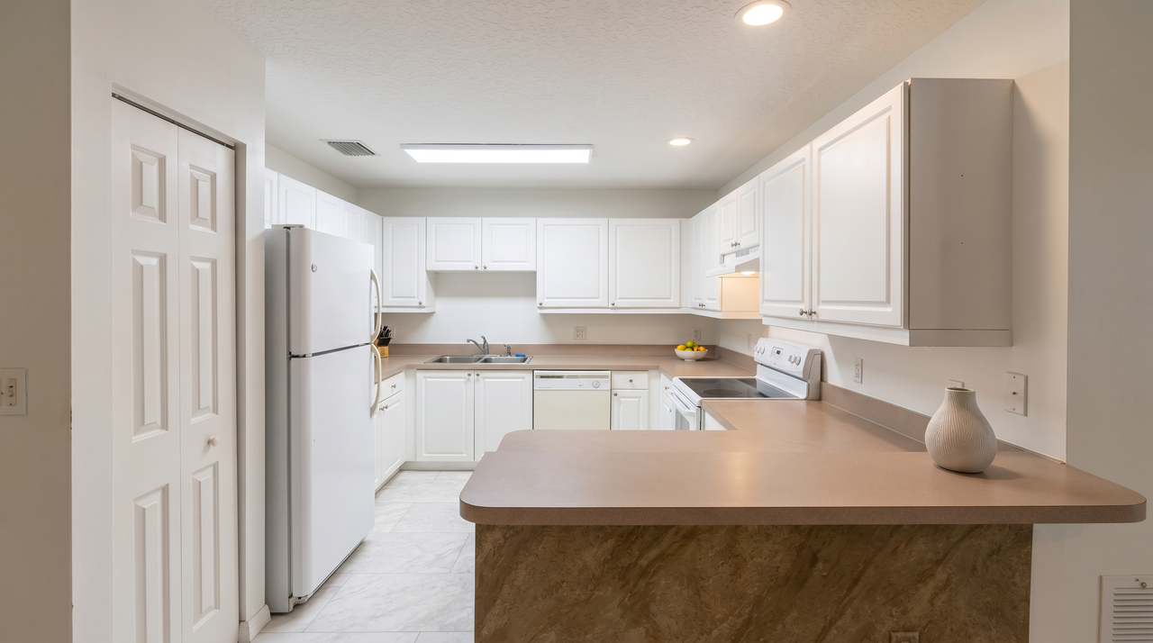 1022 Foster Rd #A - Photo 5 of 15
