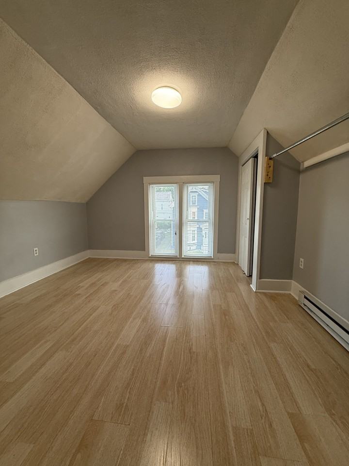 64 Pearl St #3 - Photo 3 of 12