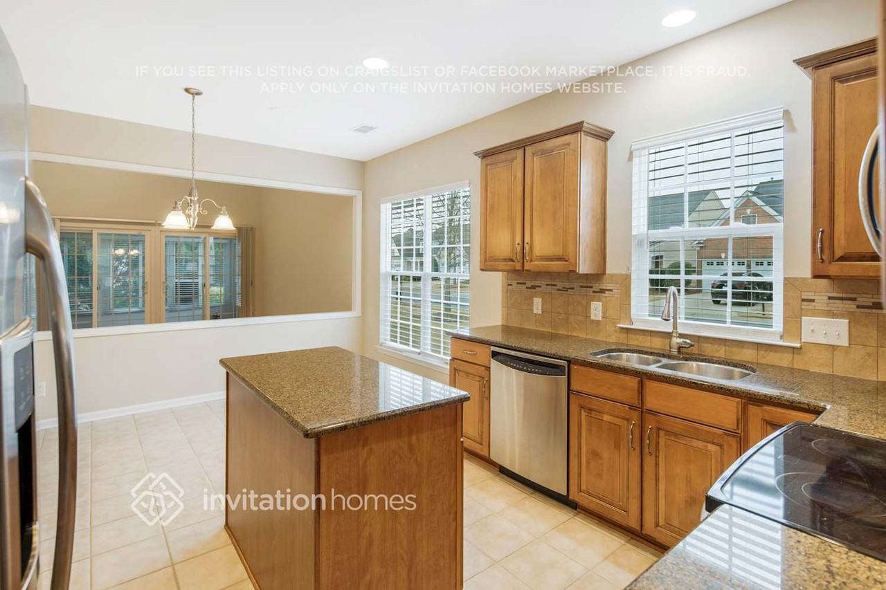 6204 Woodland Commons Dr - Photo 6 of 26