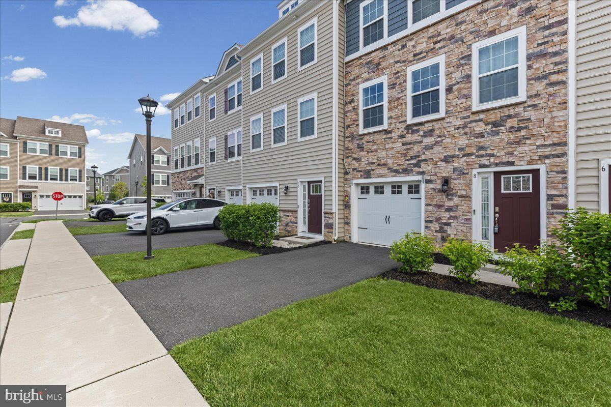 8 Venice Lane - Photo 3 of 25