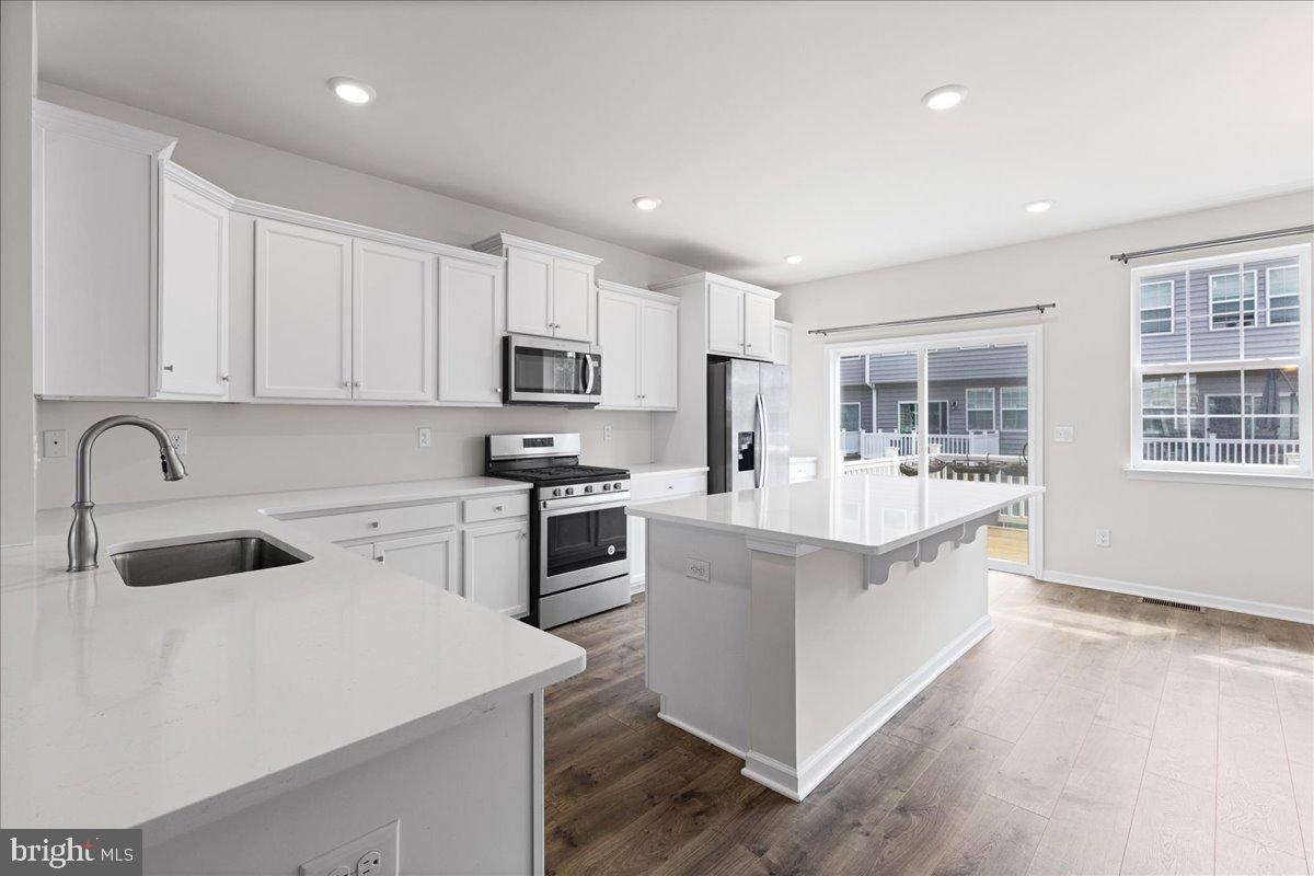 8 Venice Lane - Photo 4 of 25