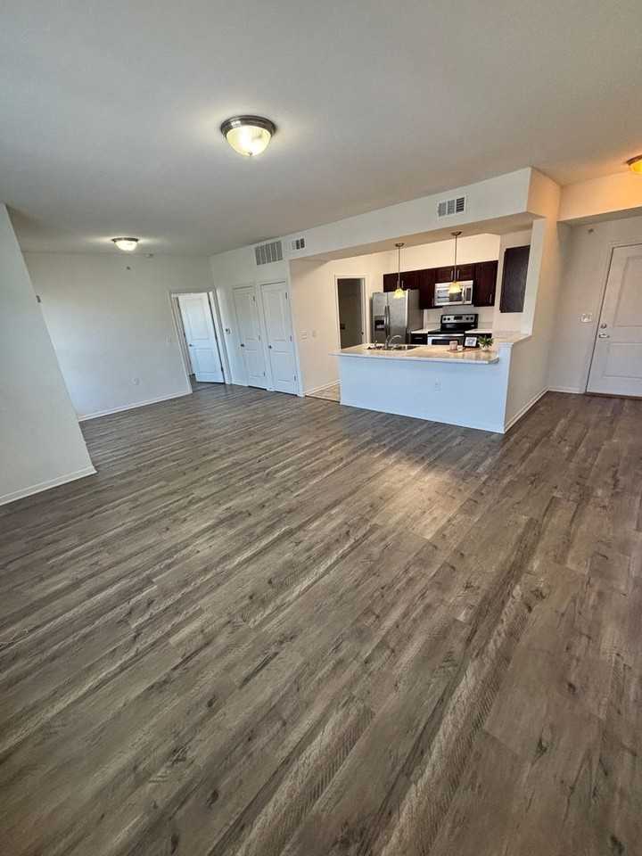 Renaissance Pointe - Photo 4 of 8